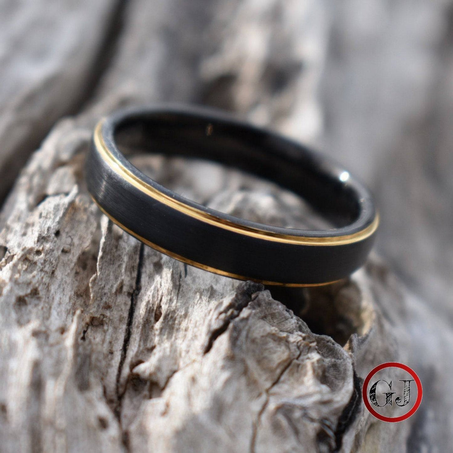 Black 5mm Tungsten Ring with Gold Bevelled Edges - Tungsten Titans