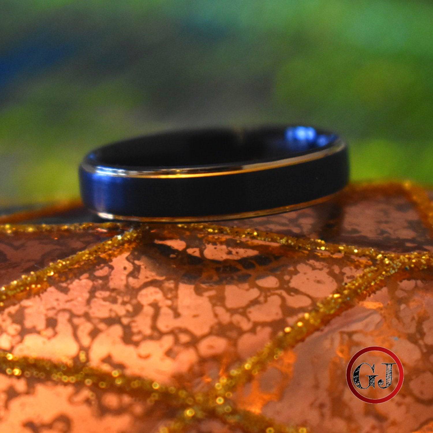 Black 5mm Tungsten Ring with Gold Bevelled Edges - Tungsten Titans